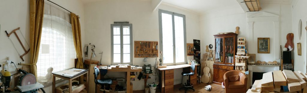 1-panorama-The workshop-nicolas-gilles-violin-maker-montpellier-villeneuvette-france